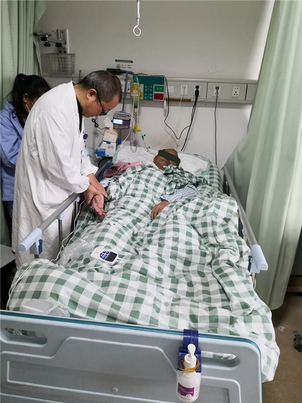 生命的奇迹！70岁老人车祸昏迷两个多月后被“电”醒！