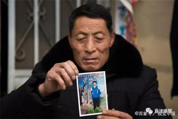 患者故事|儿子意外死亡，妻子承受不了打击变植物人，10年后男子用爱唤醒